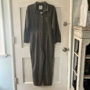 NWT Abercrombie & Fitch Olive Green Jumpsuit (size LP)